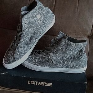 Women's size 10 Converse